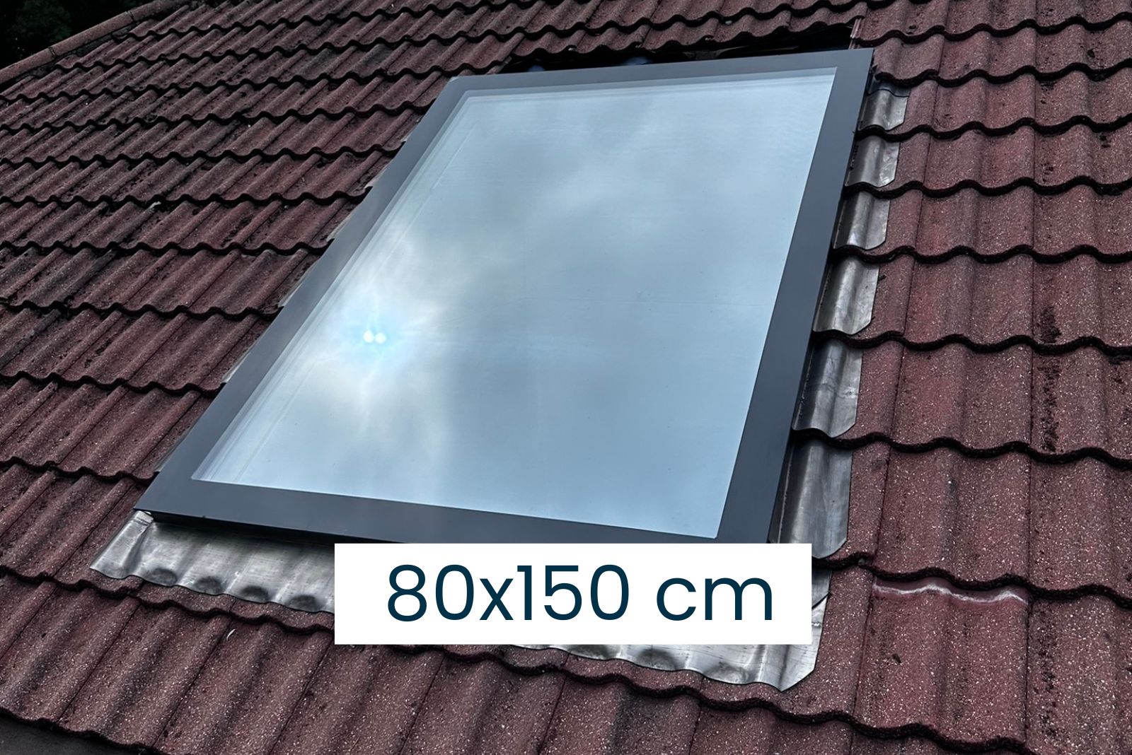 Dachfenster 80 x 150 cm, Walmdach, 3-fach Verglasung, 61,5kg, UW 0,9